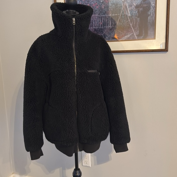 Aritzia - Wilfred Free - Zip Up Teddy Jacket - Black - Size M - Picture 7 of 10